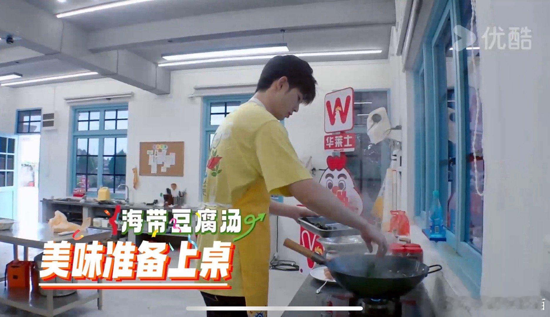 #谁还不是20多岁的年龄50多岁的身体#感觉这非常符合我们00后的状态了，也许现