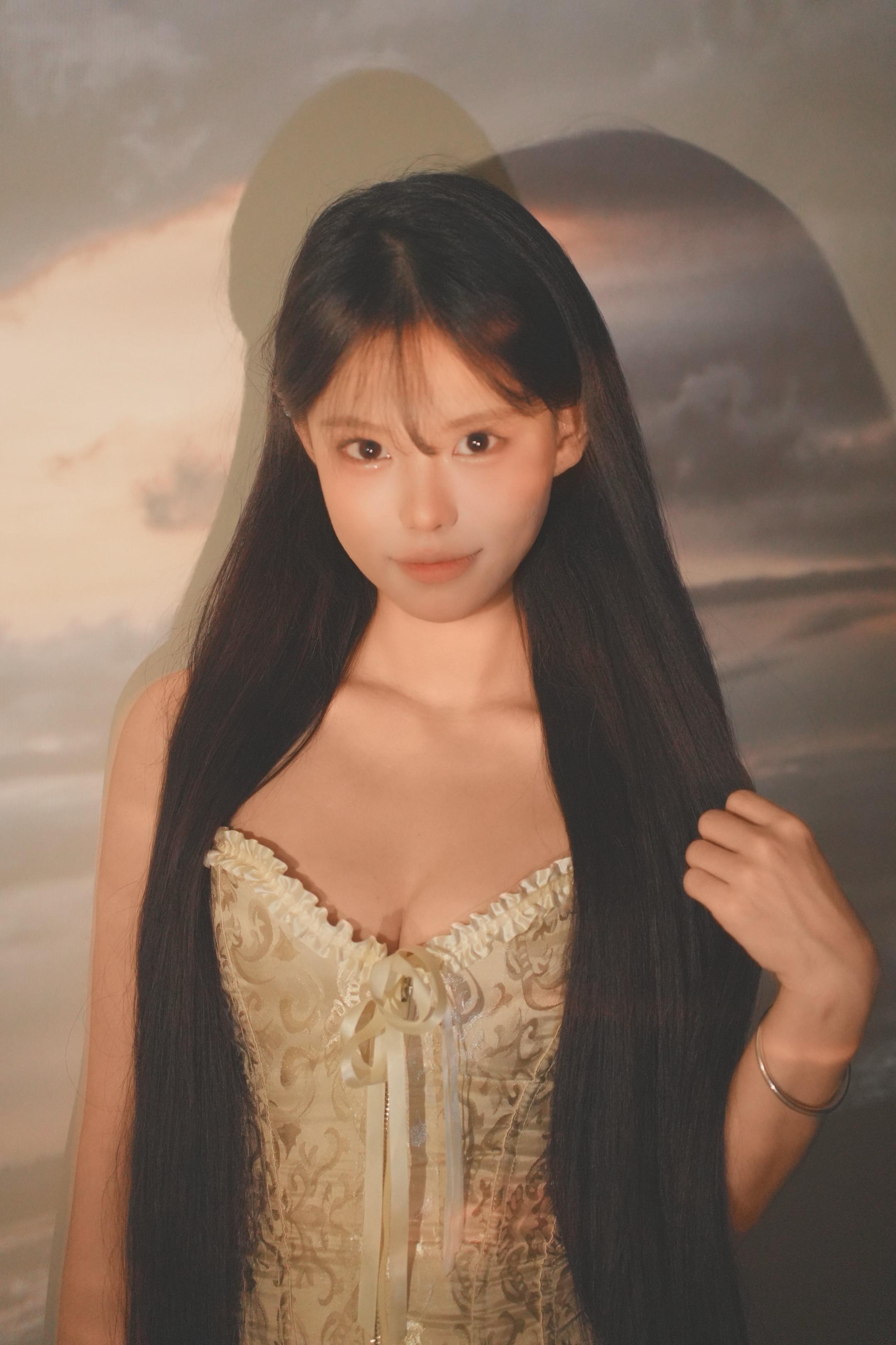 世界本就欠我一個這樣可愛的妳。