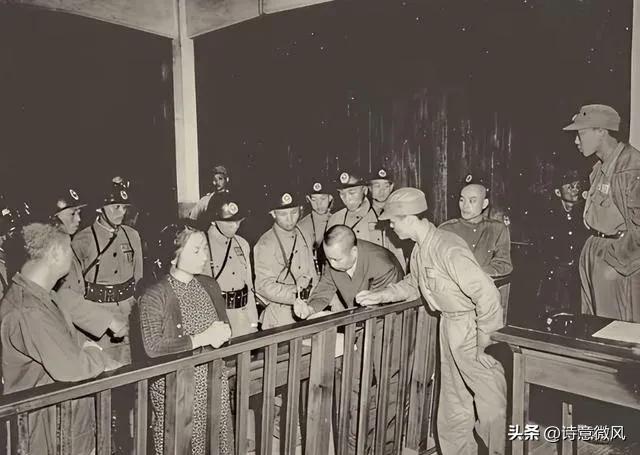 1955年台湾监狱，蔡孝乾对着狱警冷笑：“吴石算什么？你们永远不知道，还有两个比