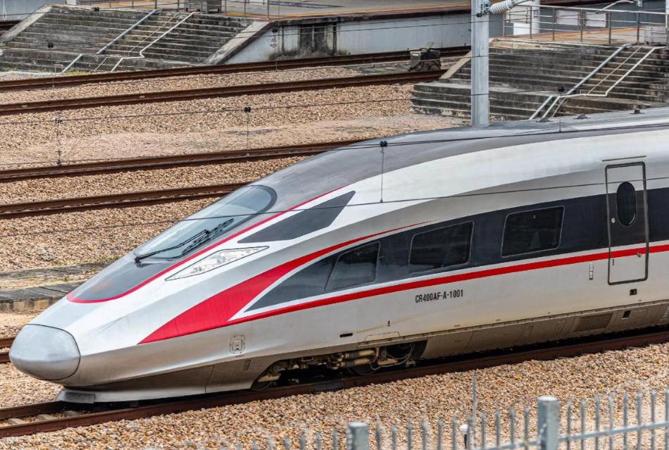 美国前驻华大使伯恩斯回到美国，跟自己人说的第一句话就让全场惊掉下巴：“中国的高铁