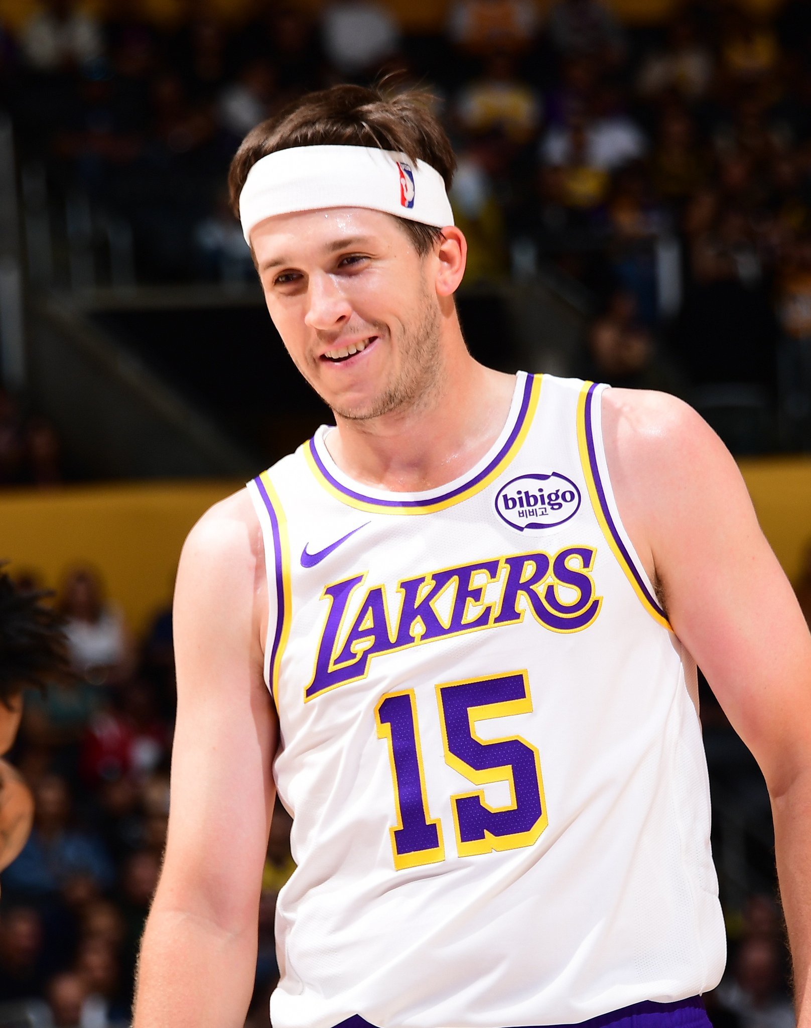 里夫斯今日对战火箭复出！里夫斯复出火箭vs湖人