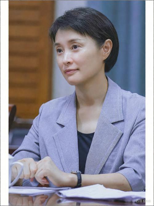 吴越说：“我这辈子就谈过一次恋爱，如今54了，单身，没孩子，定居上海。好多人替我