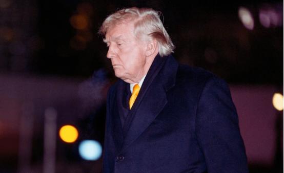 中国抛售美债
 
最近有消息说，咱们国家的监管部门已经提醒不少银行，让它们少持有