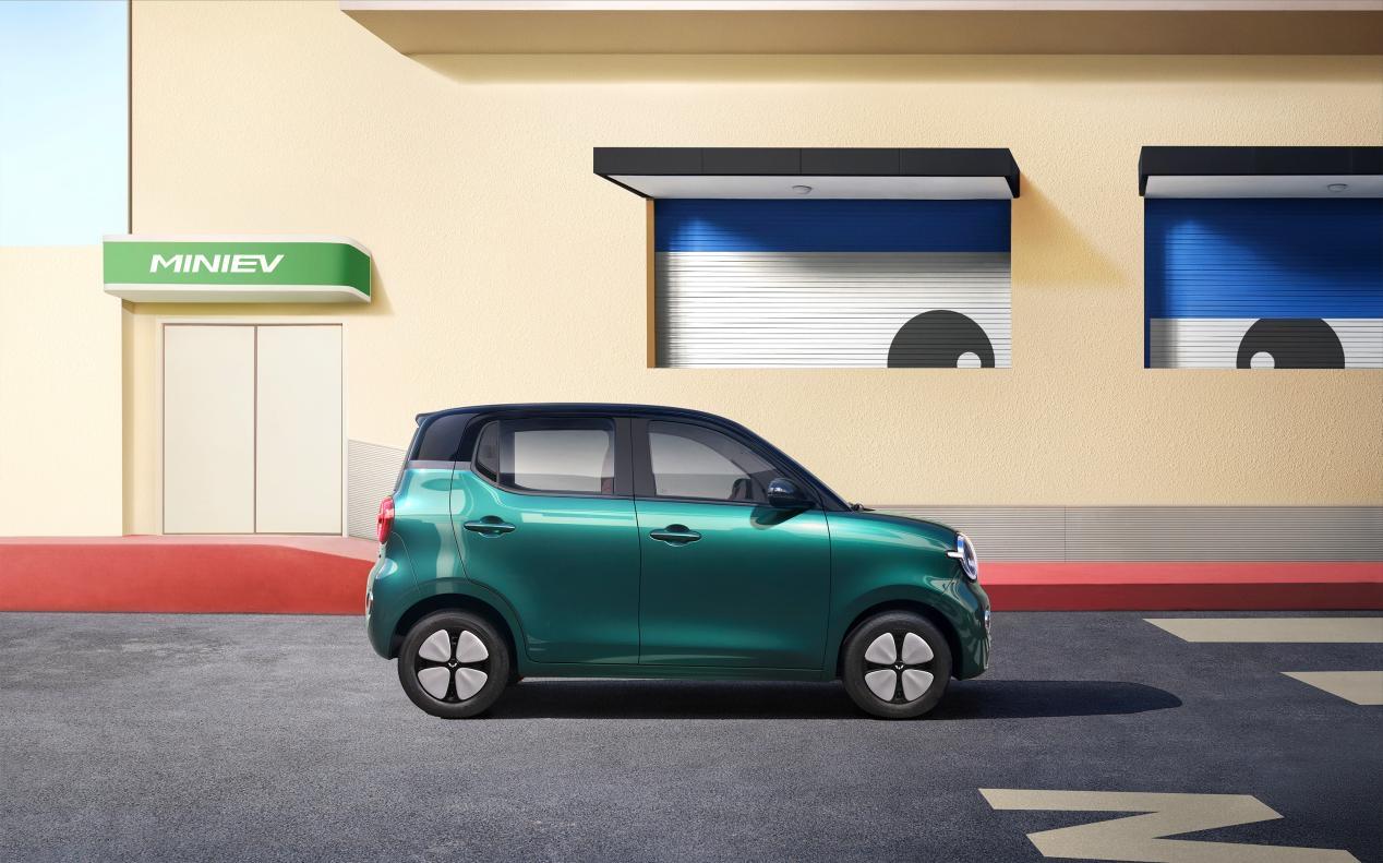 一辆代步小车对技术能有多较真？第五代宏光MINIEV给出了答案
 
卖了超190