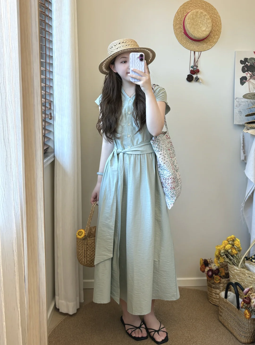 👗湖绿色连衣裙好好看～～～