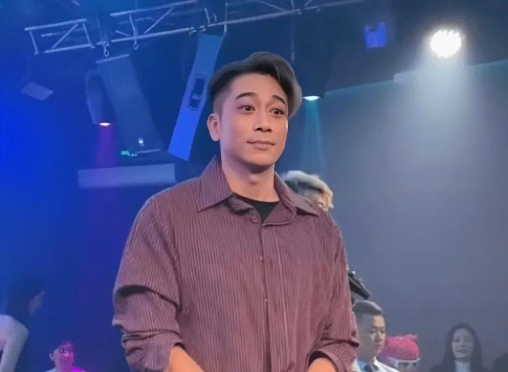 香港知名男星演出起生理反应，粉丝急忙澄清：拍摄角度有问题
香港知名男星、TVB前