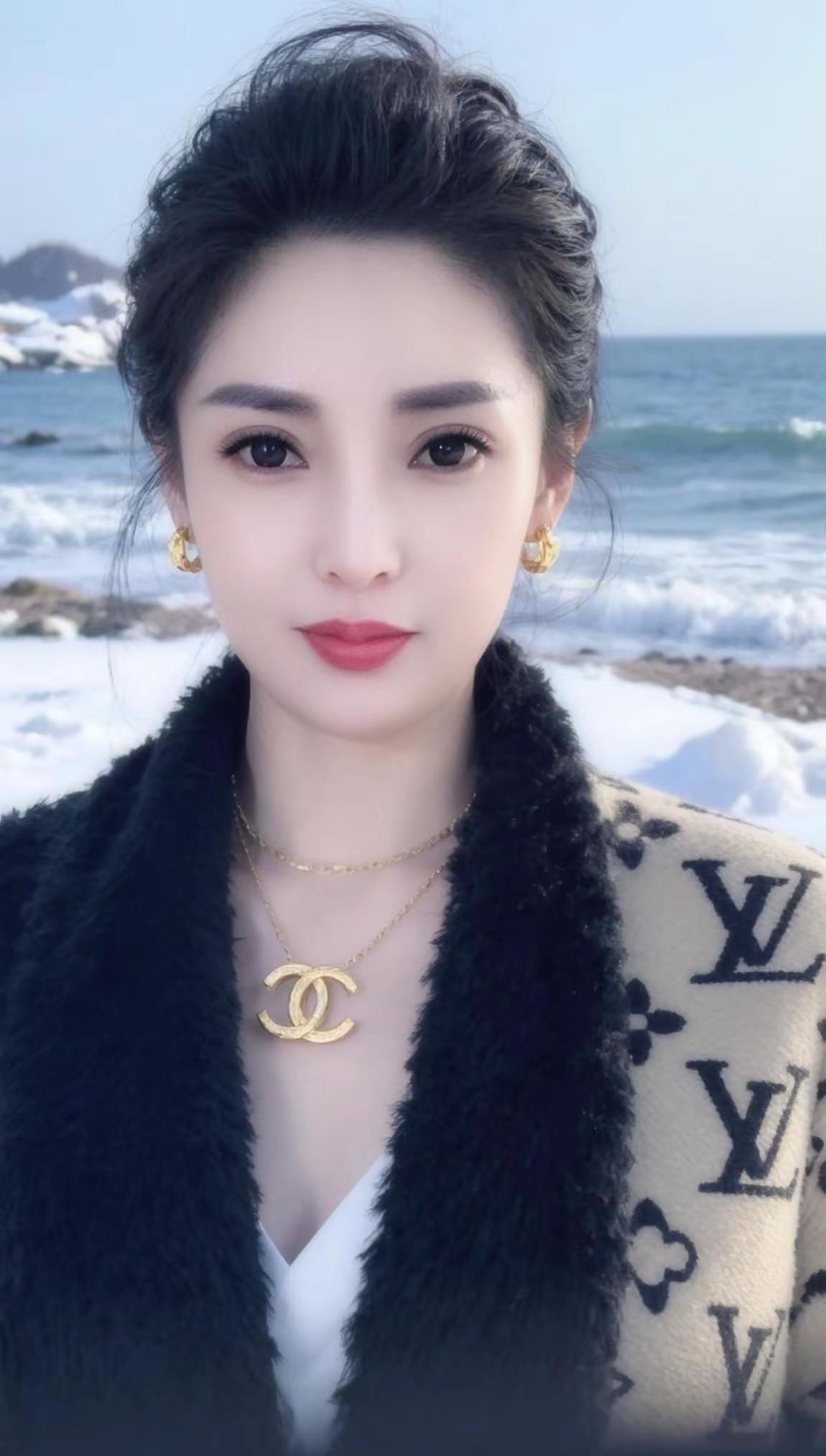 过分的善良有时候也是一种傻，记住要把你的善良，留给那些懂得感恩的人