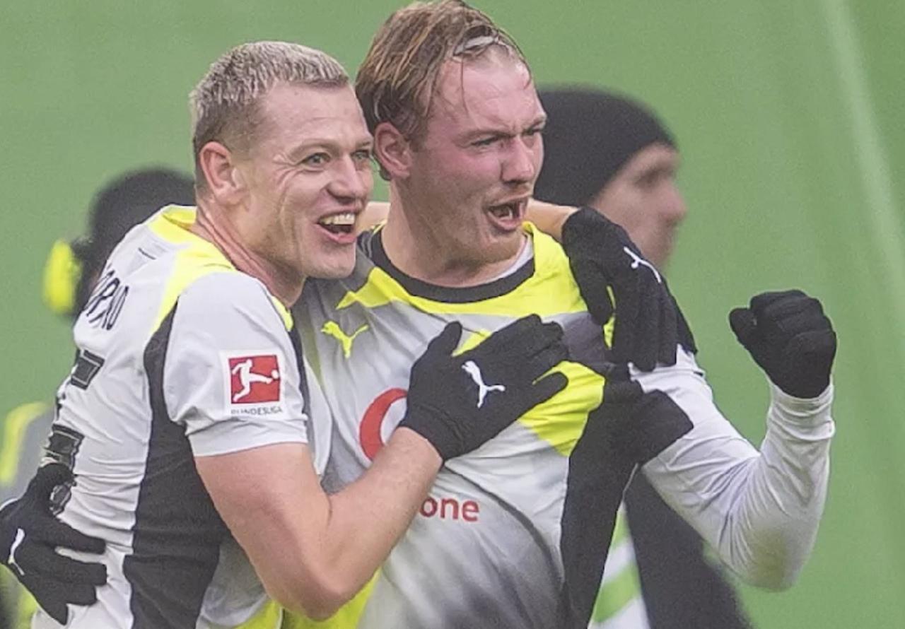 距离拜仁只差三分，多特蒙德2-1绝杀沃尔夫斯堡，德甲争冠终于有了悬念，拜仁虽然优