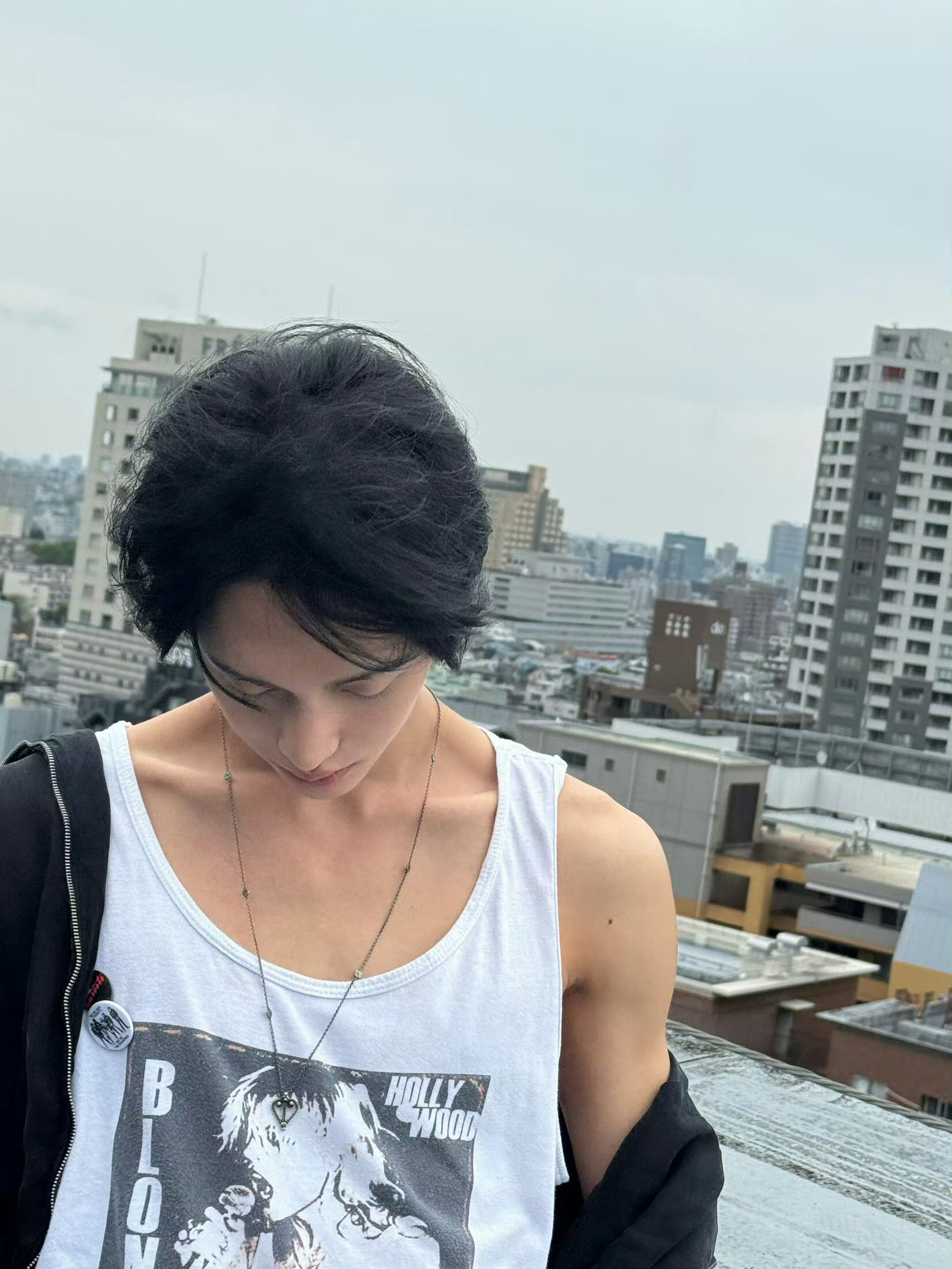 妈的口一半口不动朴低头一巴掌就扇过来了