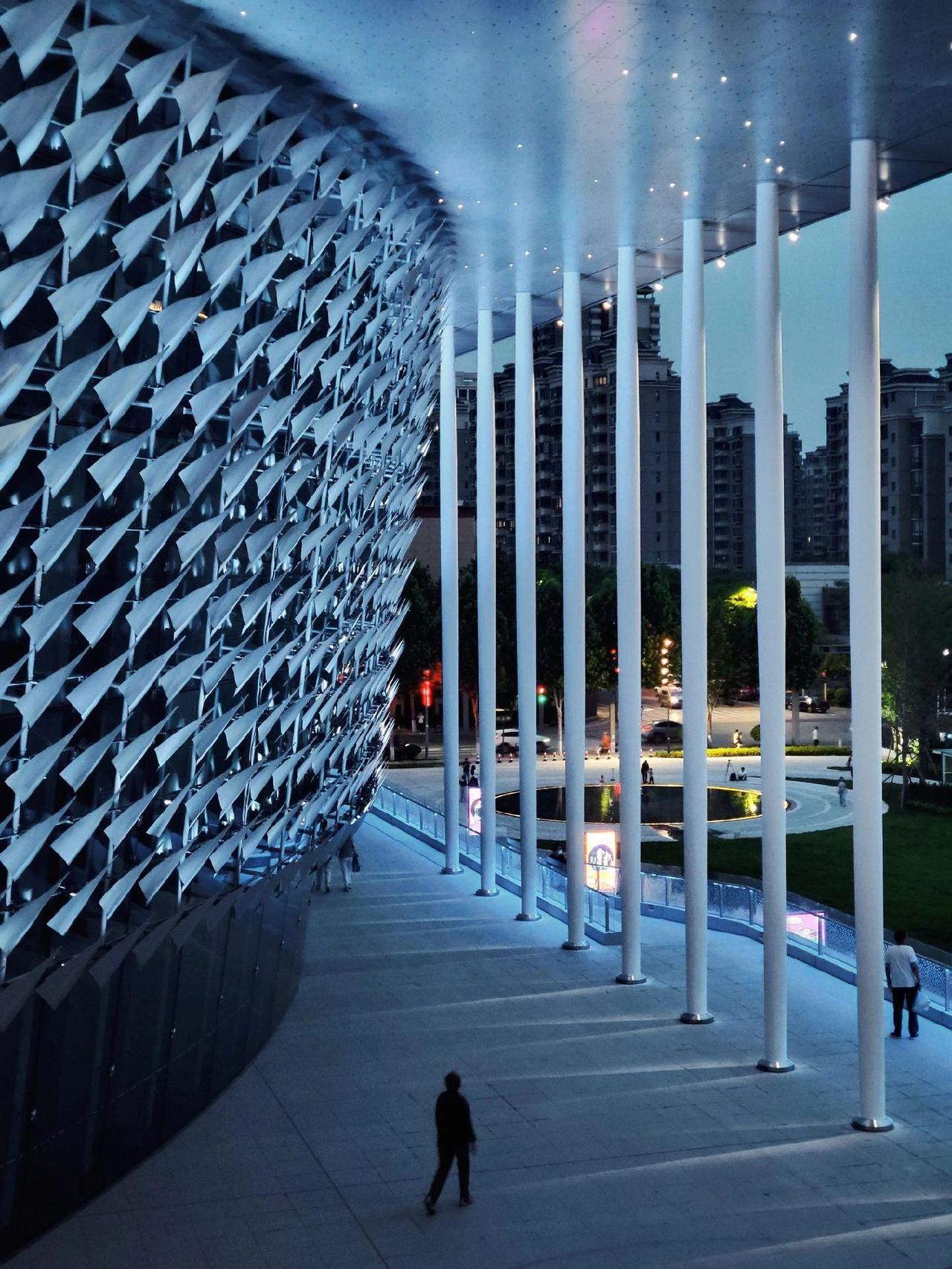 “大胆点生活    你没有那么多观众”建筑之美 #跟我打卡最红地标