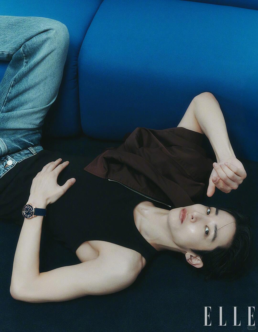 李洙赫就是这么大方 大方不扭捏，一举一动尽显坦荡，这从容的气质真的没人能比。 