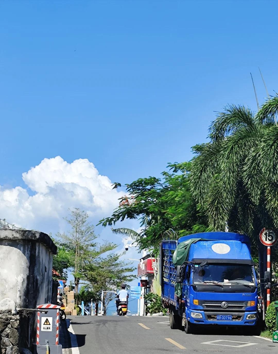 自驾海南，1个月2000公里，分享其中6个城市
10月1日出发，刚好一个月，走遍