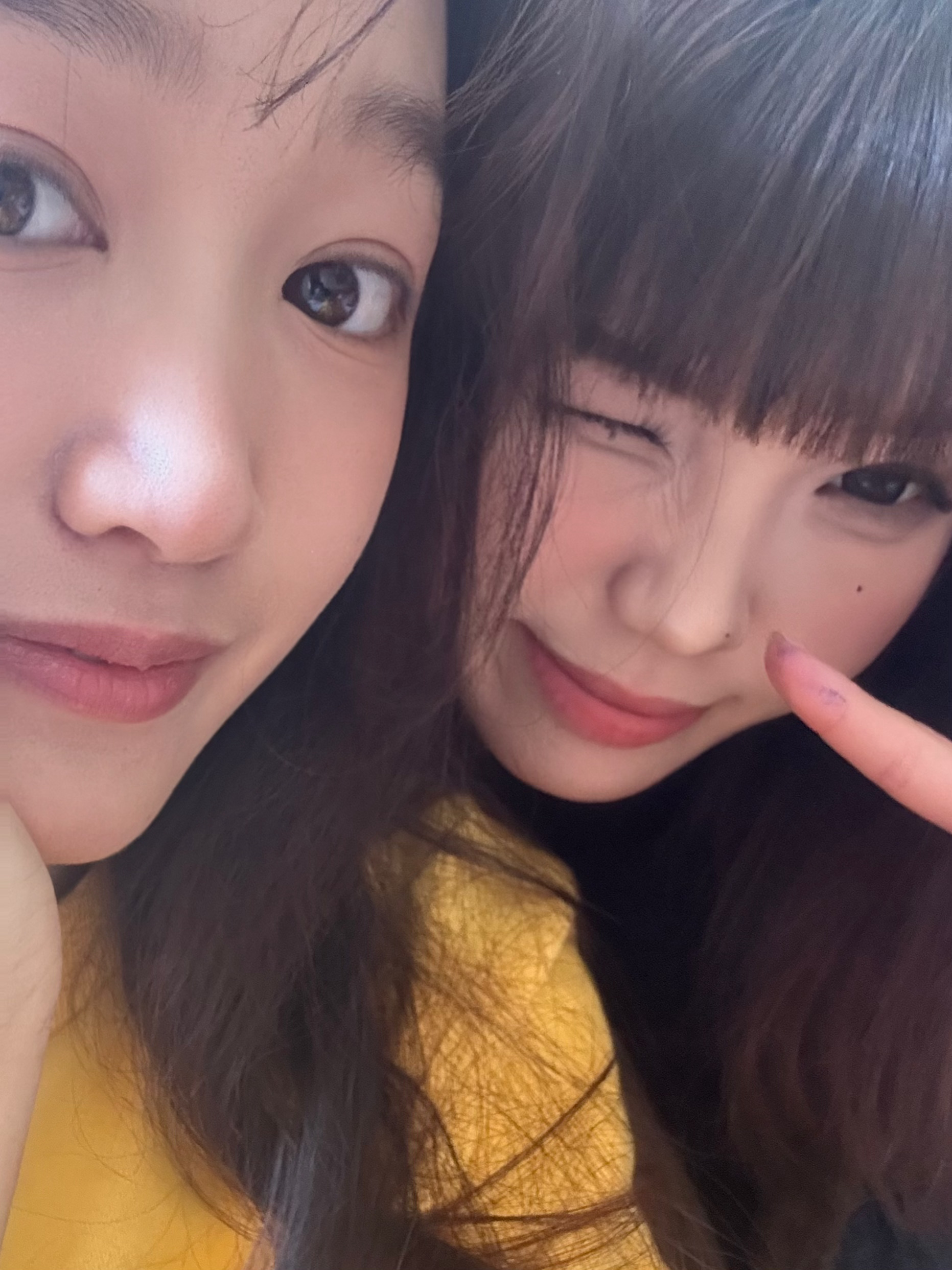 和玩的好的大学同学我们10个人还有一个群，当时都忘记是干啥建立的了…但是到现在我