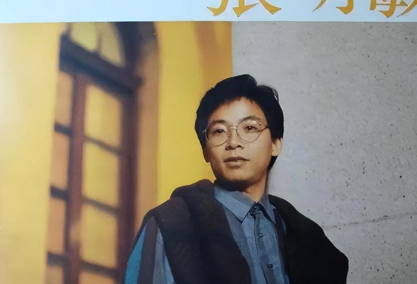 1980年，张明敏唱完《我的中国心》后，被香港娱乐圈拒之门外，正当他心灰意冷准备
