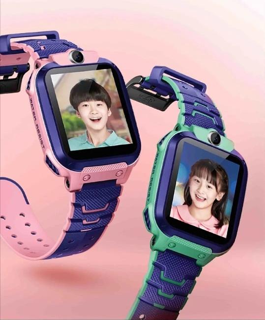 我看了一篇文章，一个小学生，为了给电话手表里的主页刷“赞”，晚上躲在被窝里偷偷操