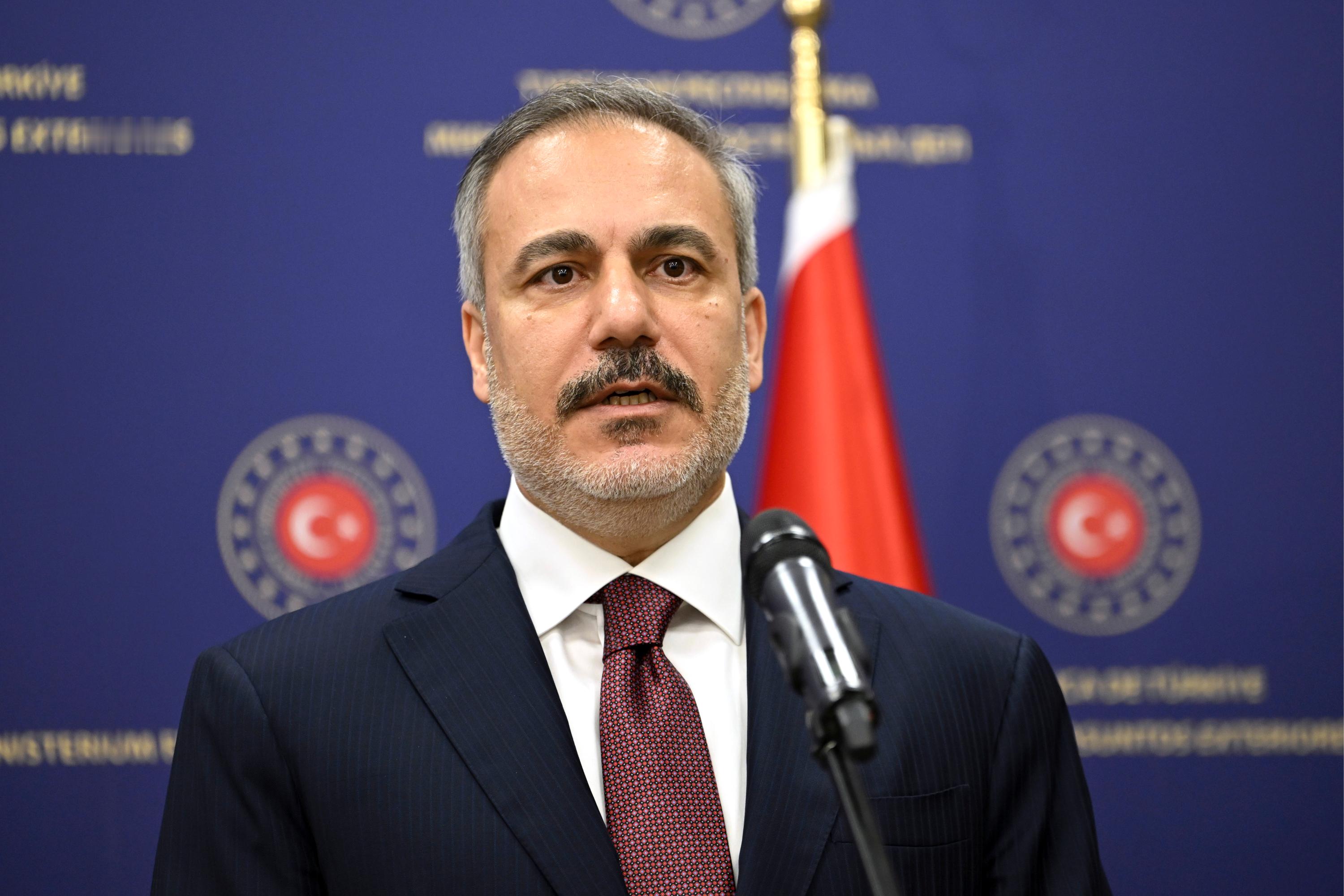 土耳其外长称伊朗无制造原子弹意愿据塔斯社2月9日报道，土耳其外长哈坎·费丹在评论