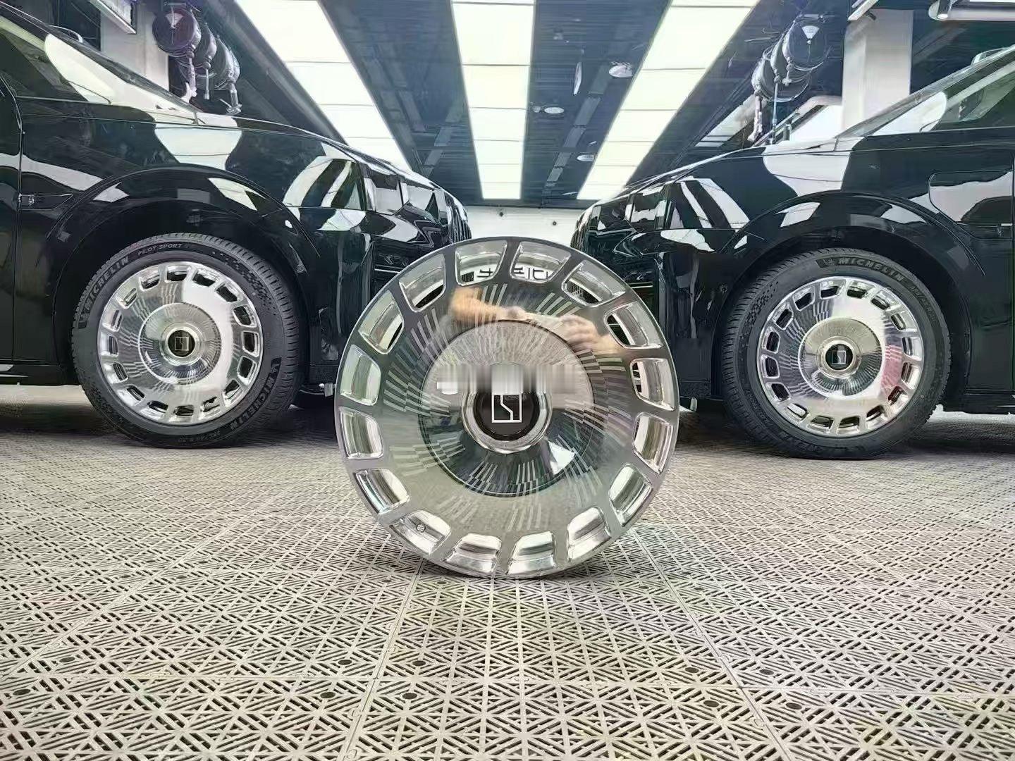 自己喜欢的东西，就不要再征询他人意见了。TLFW 𝐅𝐎𝐑𝐆𝐄𝐃 极氪