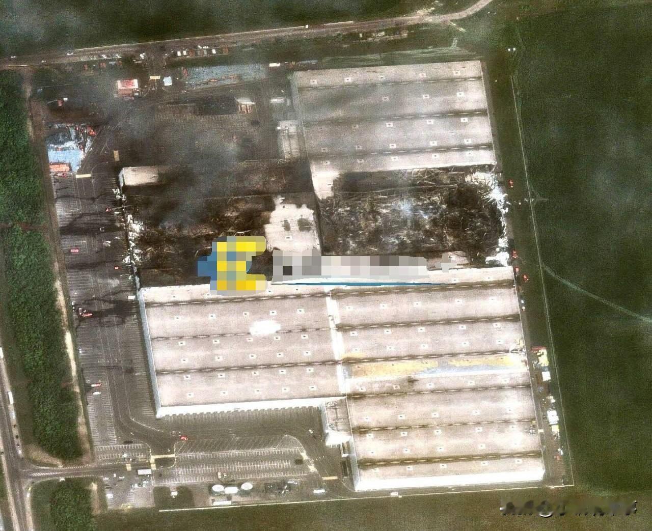 乌方公布了以下卫星图像，显示了在过去一个月内，俄罗斯多地的“野莓”物流仓库因遭受