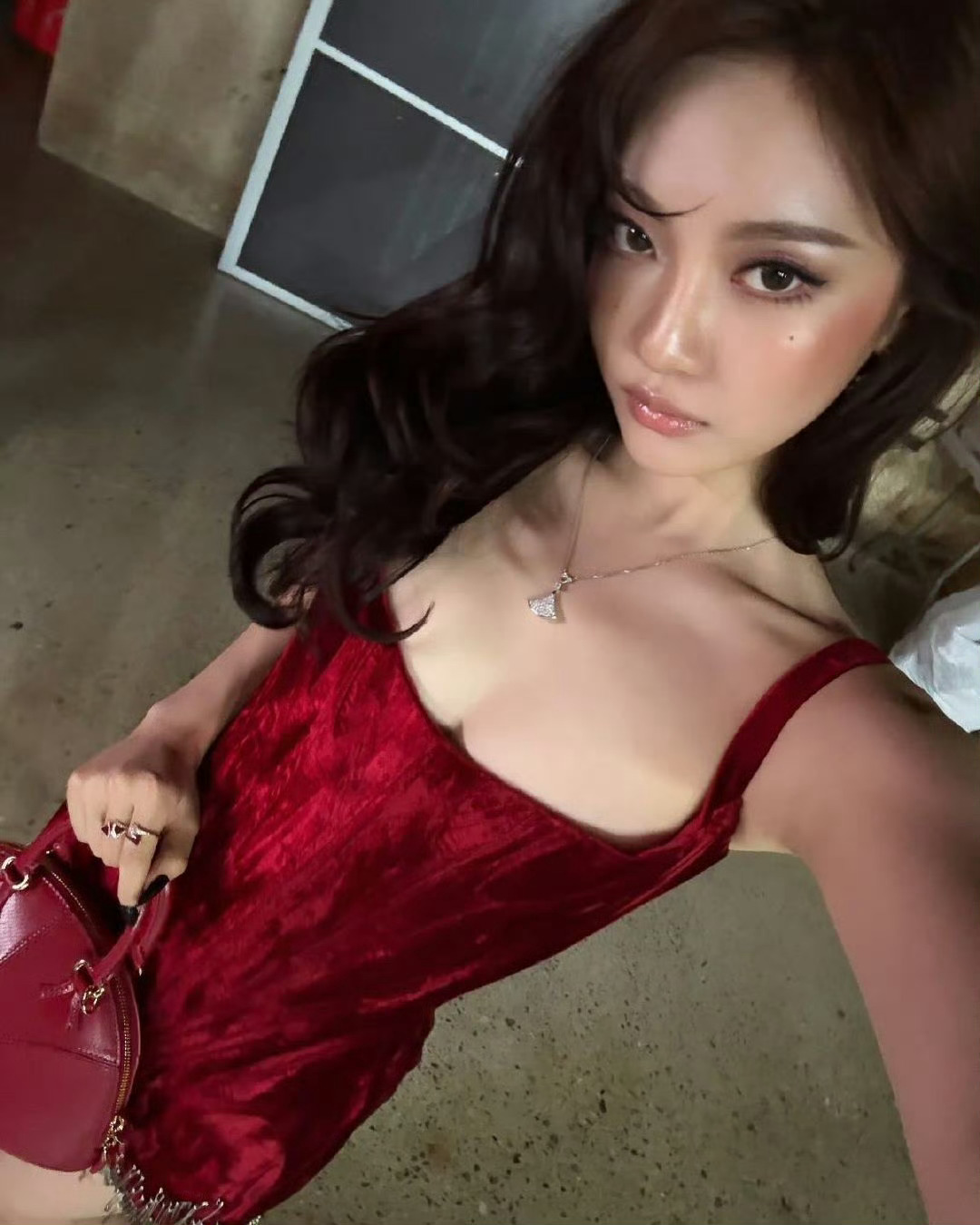 中国女人就要穿红色♥️宁艺卓 ​​​