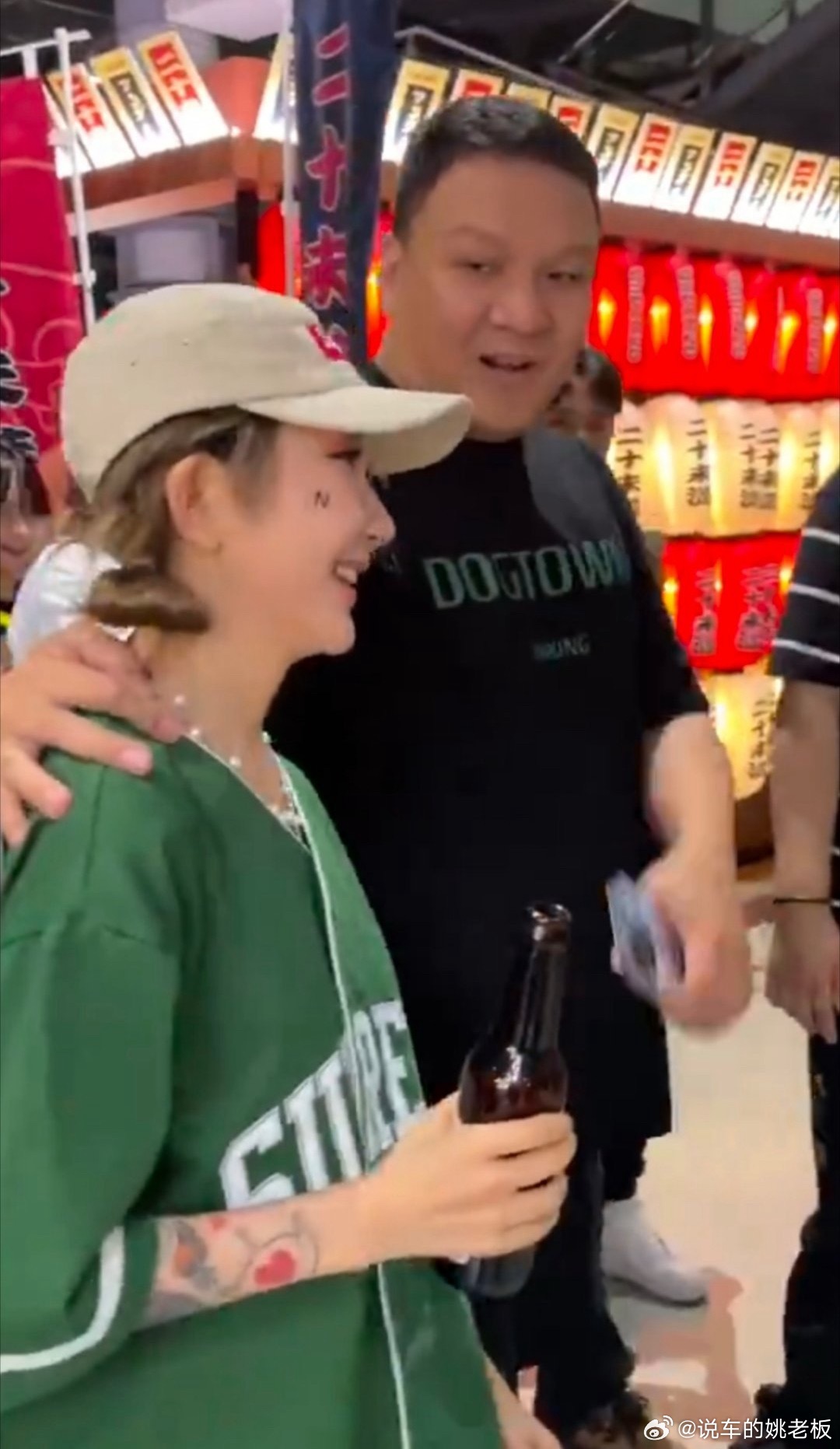 车澈曾当李嘉格面抱乃万当着老婆的面和其他女生搂搂抱抱，边界感这东西是完全没有吗？