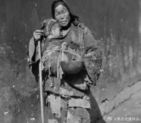 1949年，湖南平江解放后，有一个乞丐模样的妇人，径直走进了县委大院，当门口的守