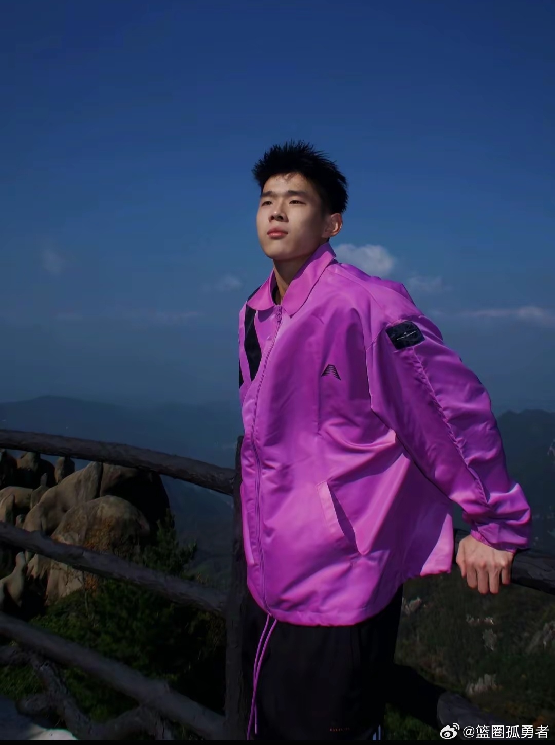 国产“威少”林葳真的值得更多讨论。不少球迷觉得庞峥麟打法风格和林葳相近，但是客观