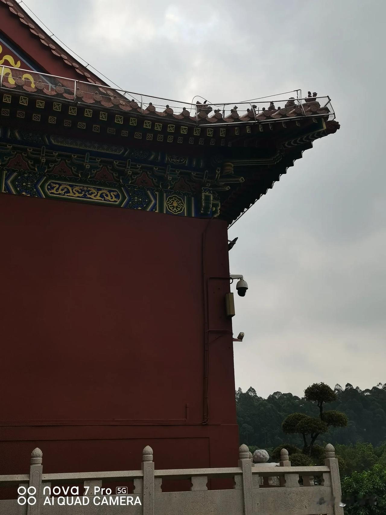 人有神性、人性和兽性！
这三种，对应三种不同的人生价值和品性，也对应以后不同的去