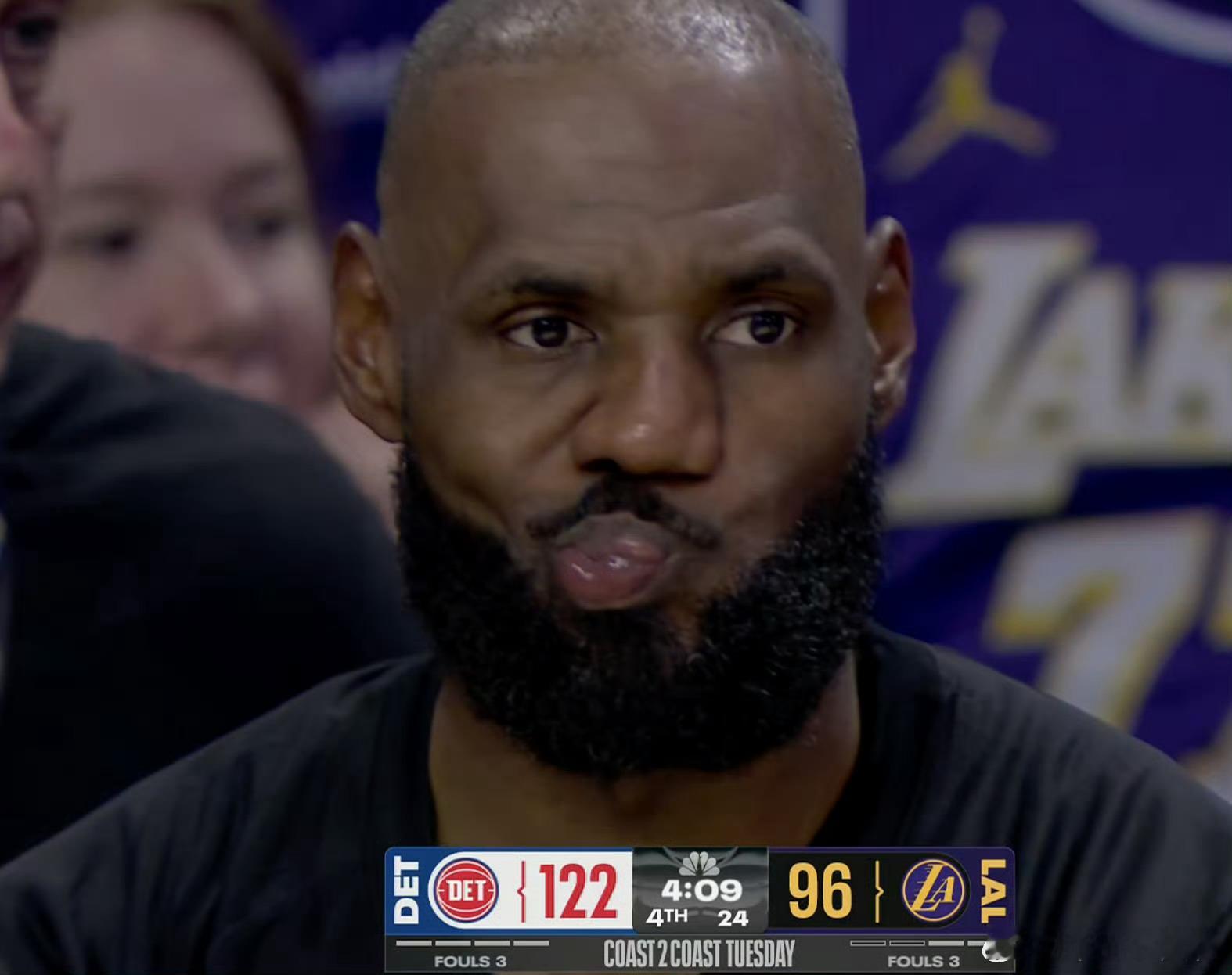 果不其然！湖人在主场以106-128惨败给东部第一活塞，以一场失利为2025年收