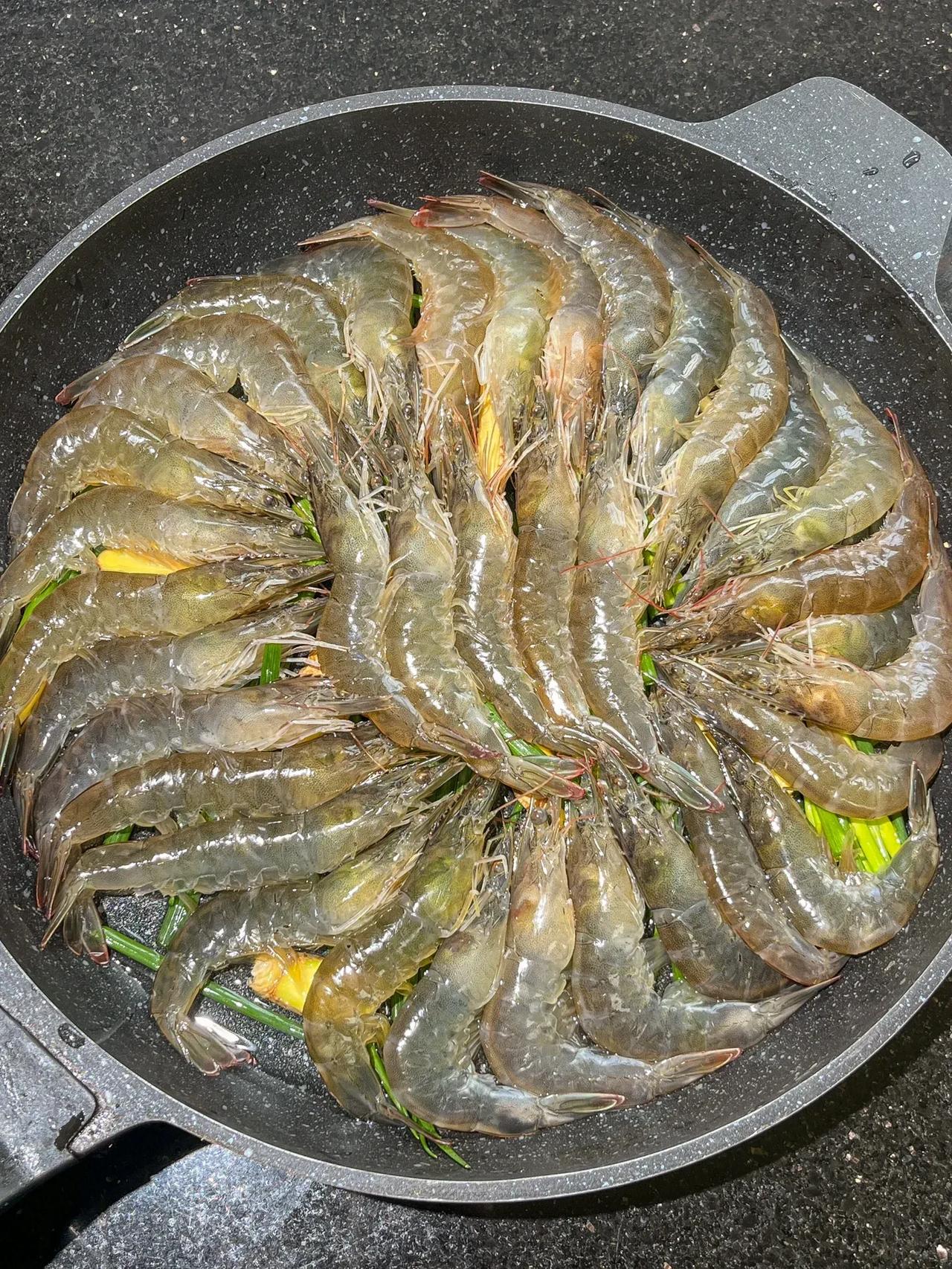 感谢网友！！这个无水焖虾真的爱了|||家人们虾不要再水煮啦，试试这个无水焖虾，肉