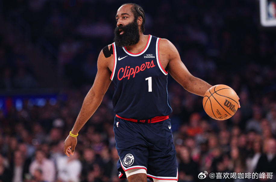 NBA常规赛，快船首节领先37-22领先奇才。第一节，快船后卫哈登表现高效，打满