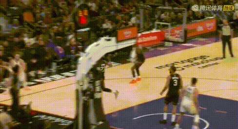 没毛病，波杰这球标准的詹姆斯步！
收球第1步（狄龙跳）、第2步欧洲步晃过、第3步