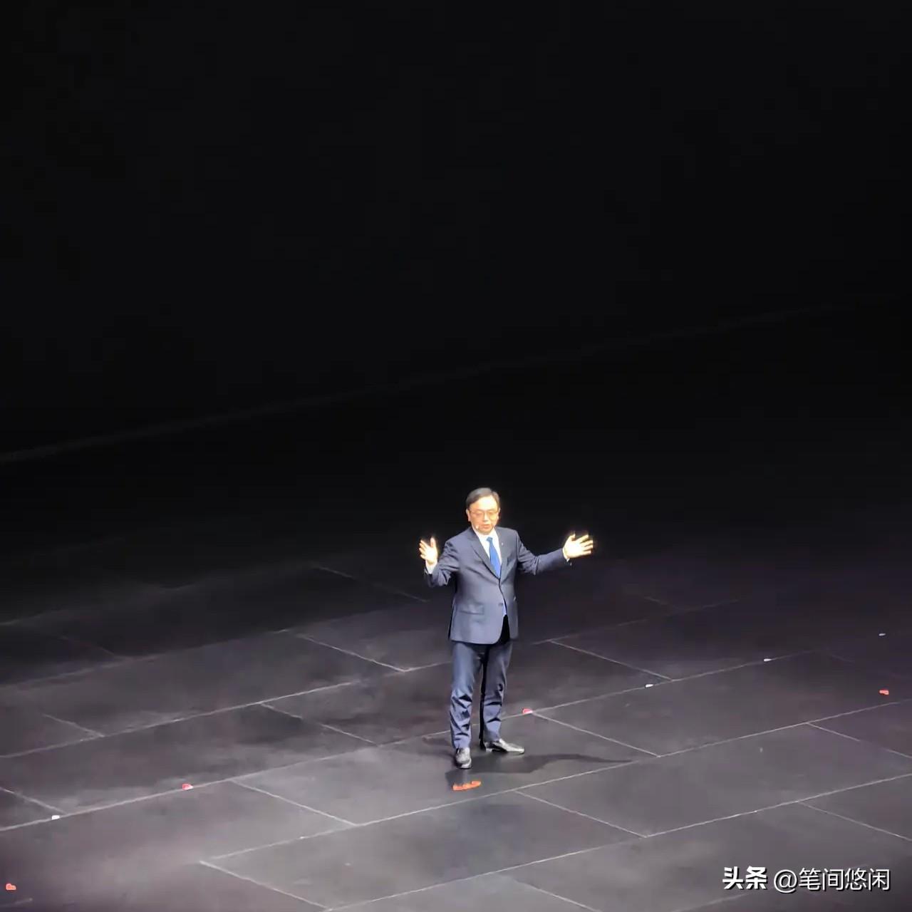 比亚迪二代刀片电池发布，能解决充电焦虑问题吗？
这估计是有史以来最快的闪充，当然