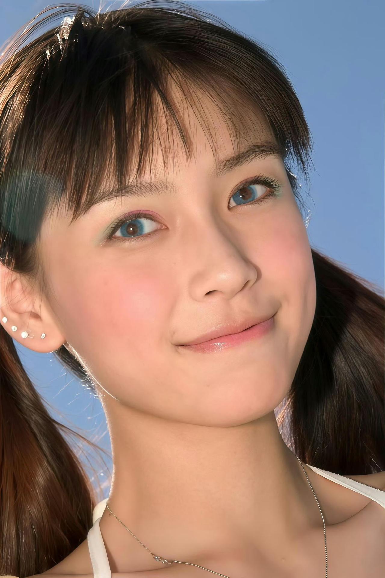 Angelababy十五岁旧照曝光，原生底子真的绝
 
网上一直有不少关于Ang