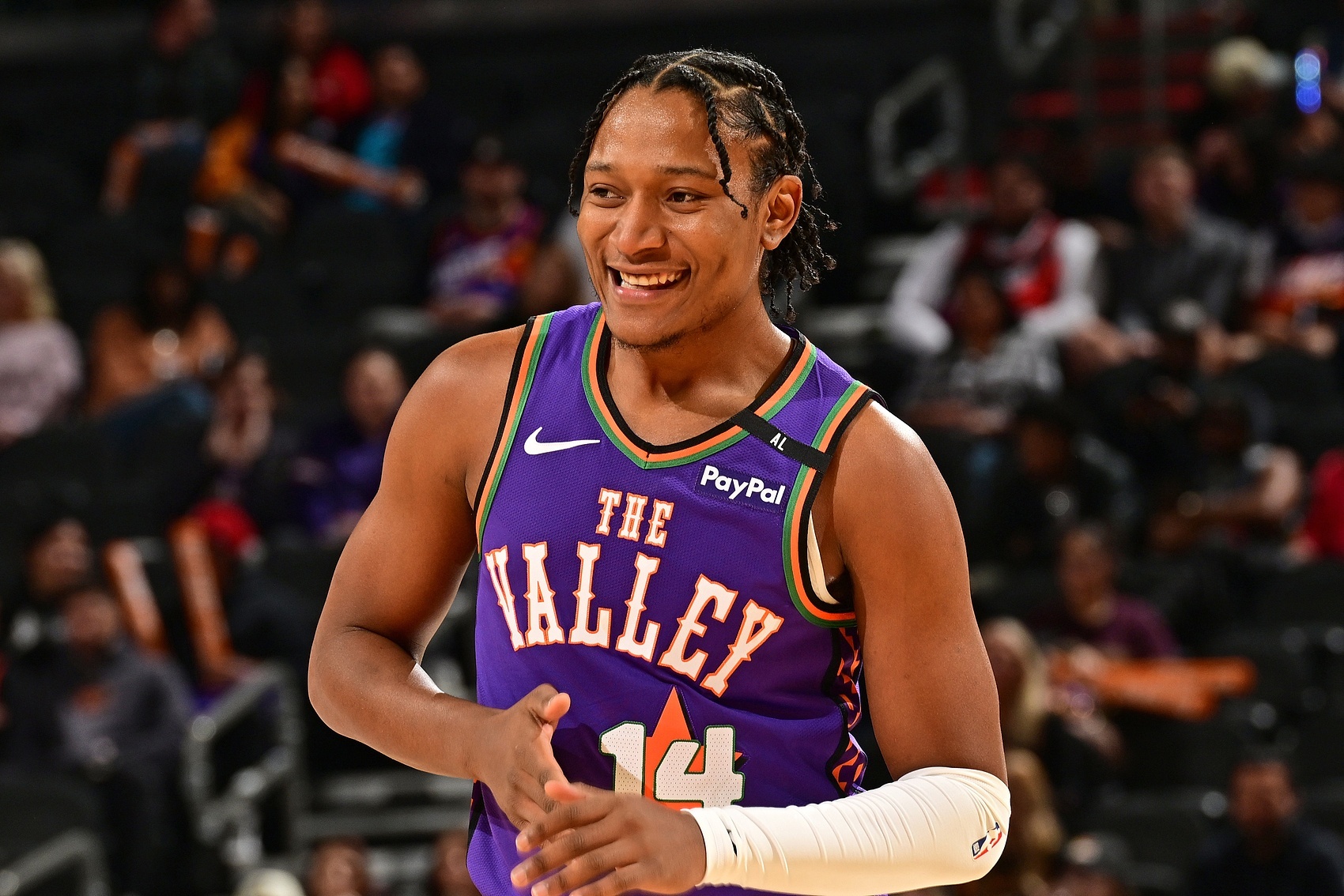 Shams报道，小泰泰-华盛顿已经同意和快船签下一份一年合同。nba自由市场 ​