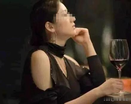 色字头上一把刀，这事离谱到家了！湖南茶陵，60岁的一个男子跟同村情妇喝酒后从情妇