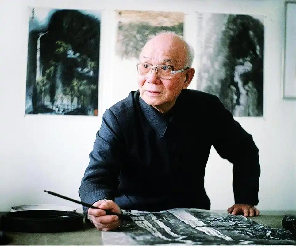 很现实的一段话：“你手里有四五百万，儿女盼着你死；你一月退休金八九千，儿女害怕你