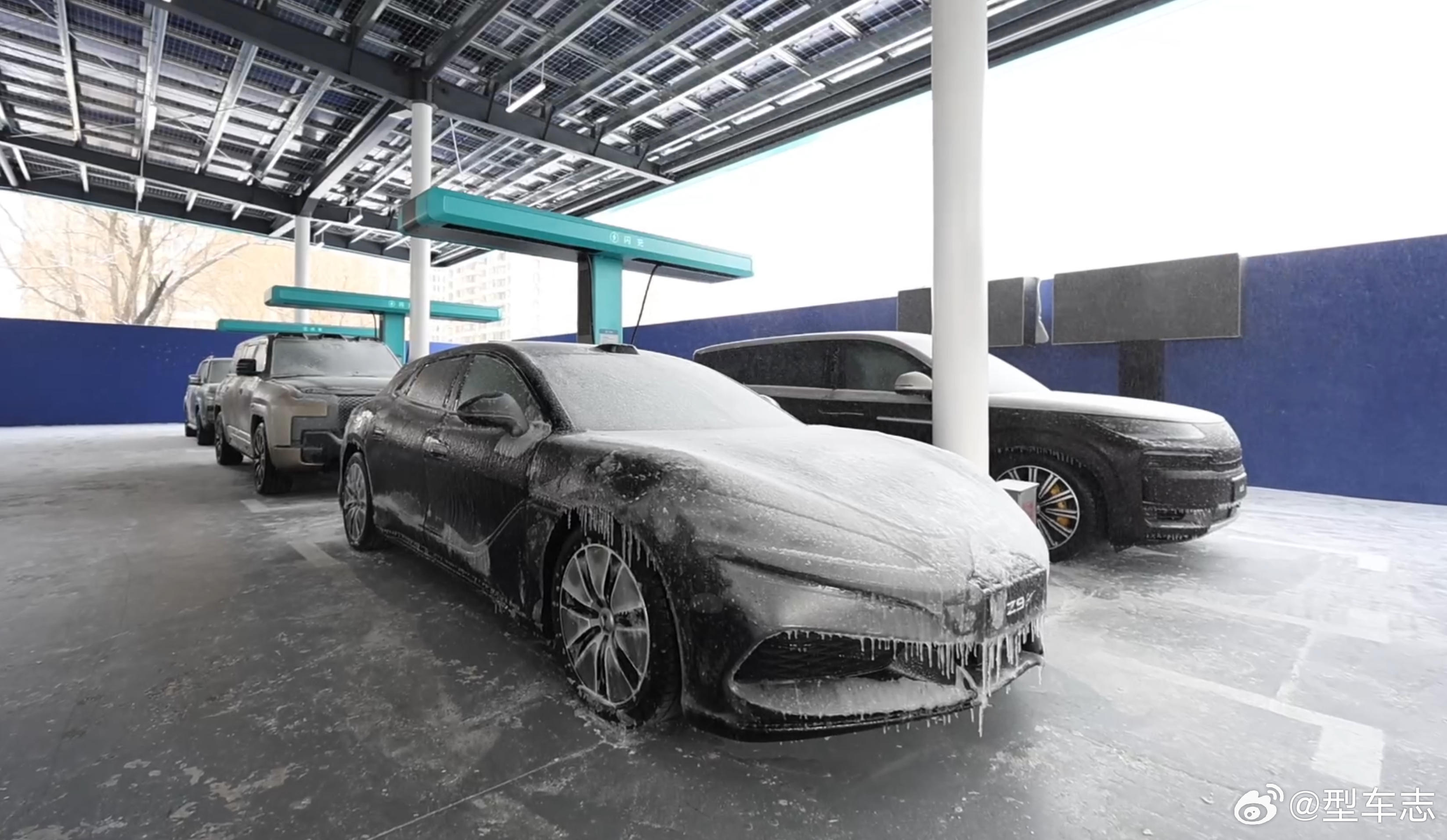 关于闪充，大家最关心的其实就两个问题：会不会伤电池？会不会对电网造成压力？先说电