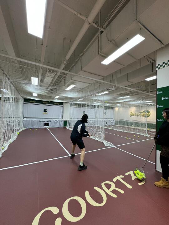 乌鲁木齐！终于体验了一把室内网球馆！！🎾
