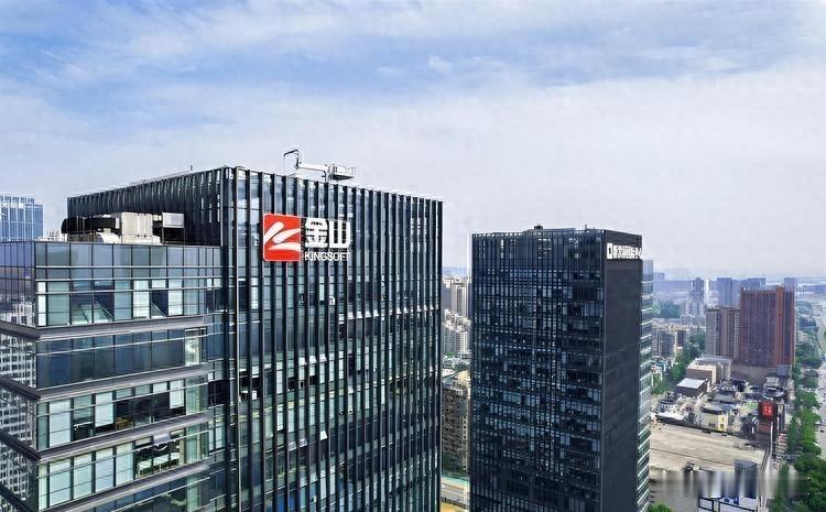 别再依赖外国软件！WPS挤走微软登官方公告，37年自主研发获肯定
商务部发了个公