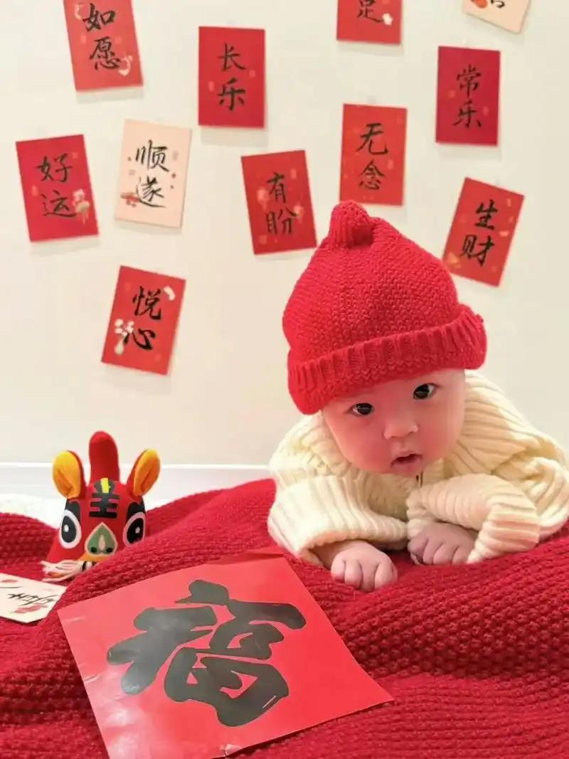 集卡领红包这活动太有意思啦！在海南，巨井烤肉就搞了集卡领红包活动。一进去，那堆头