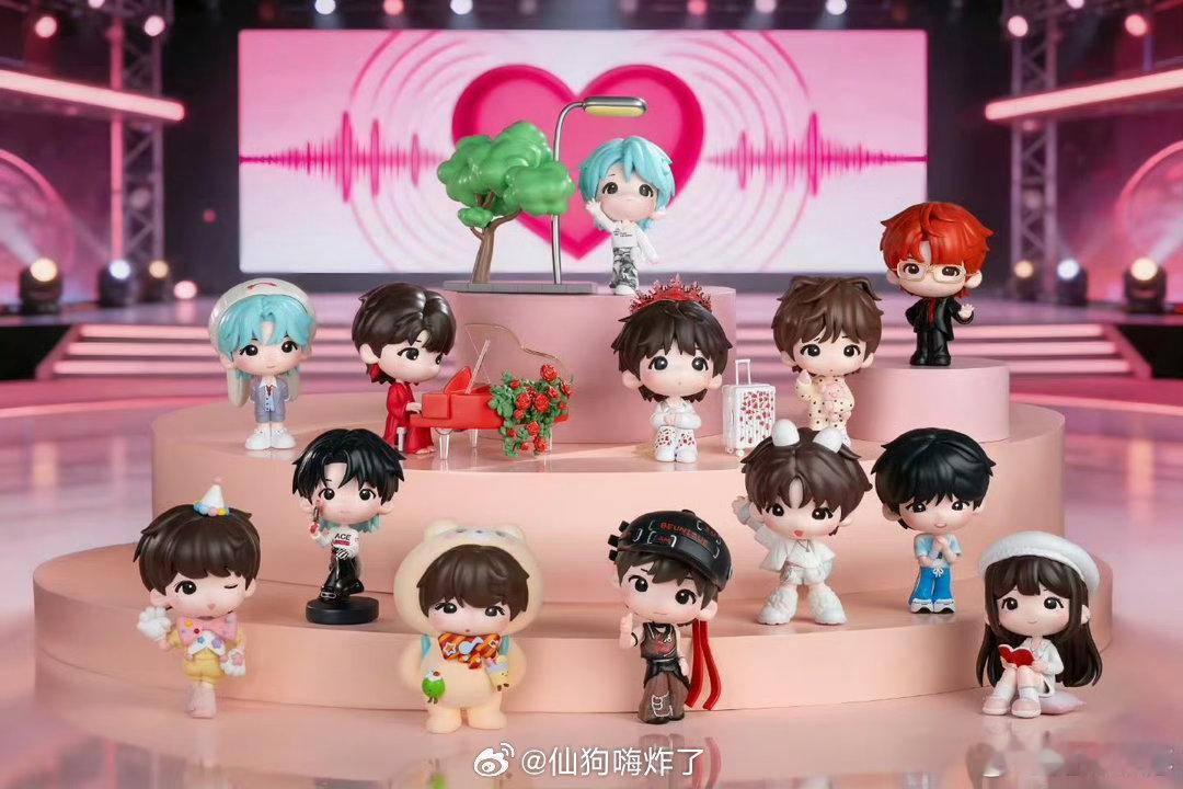 苏新皓盲盒灵动造型高度还原颜值气场，拆盒充满未知乐趣，把舞台少年的每一面美好都私