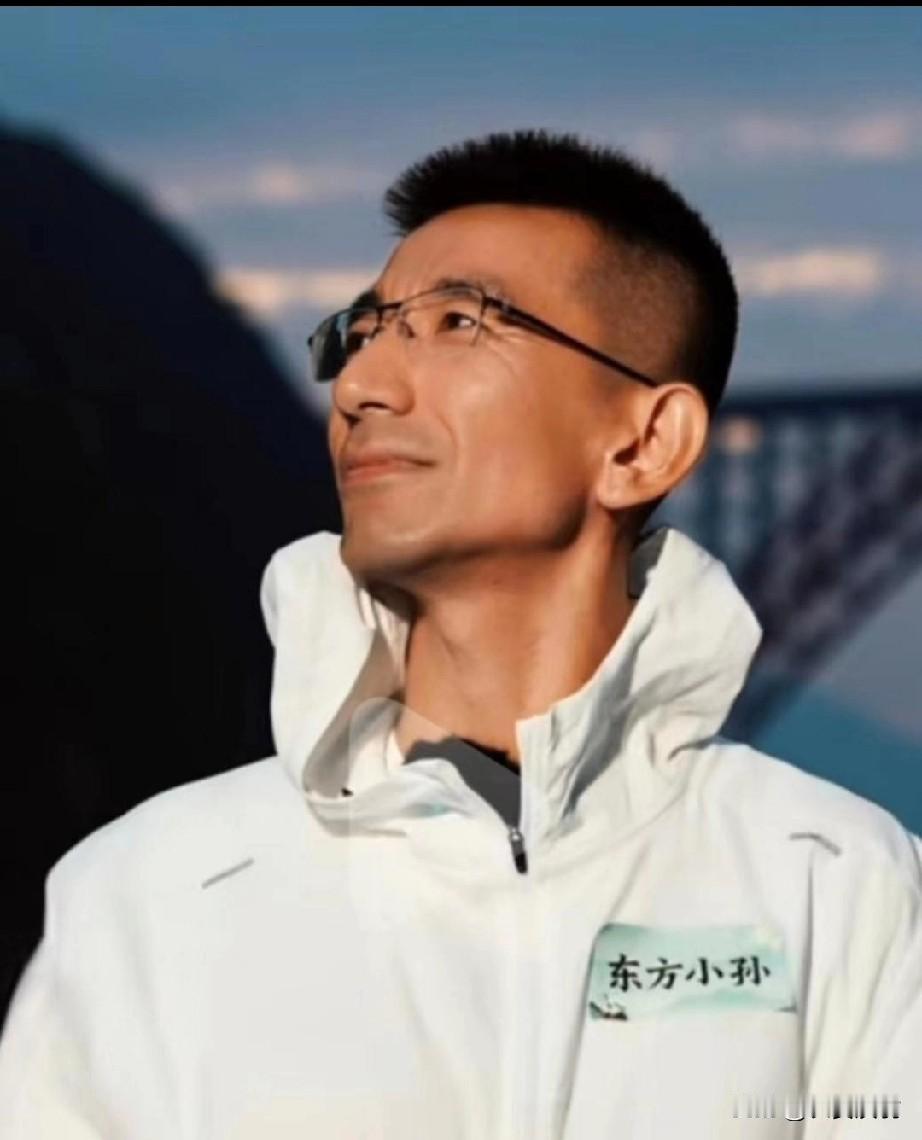 孙东旭的离职令人唏嘘，但在我看来也是一个必然事件。
一半因为执行老板的旨意，一半