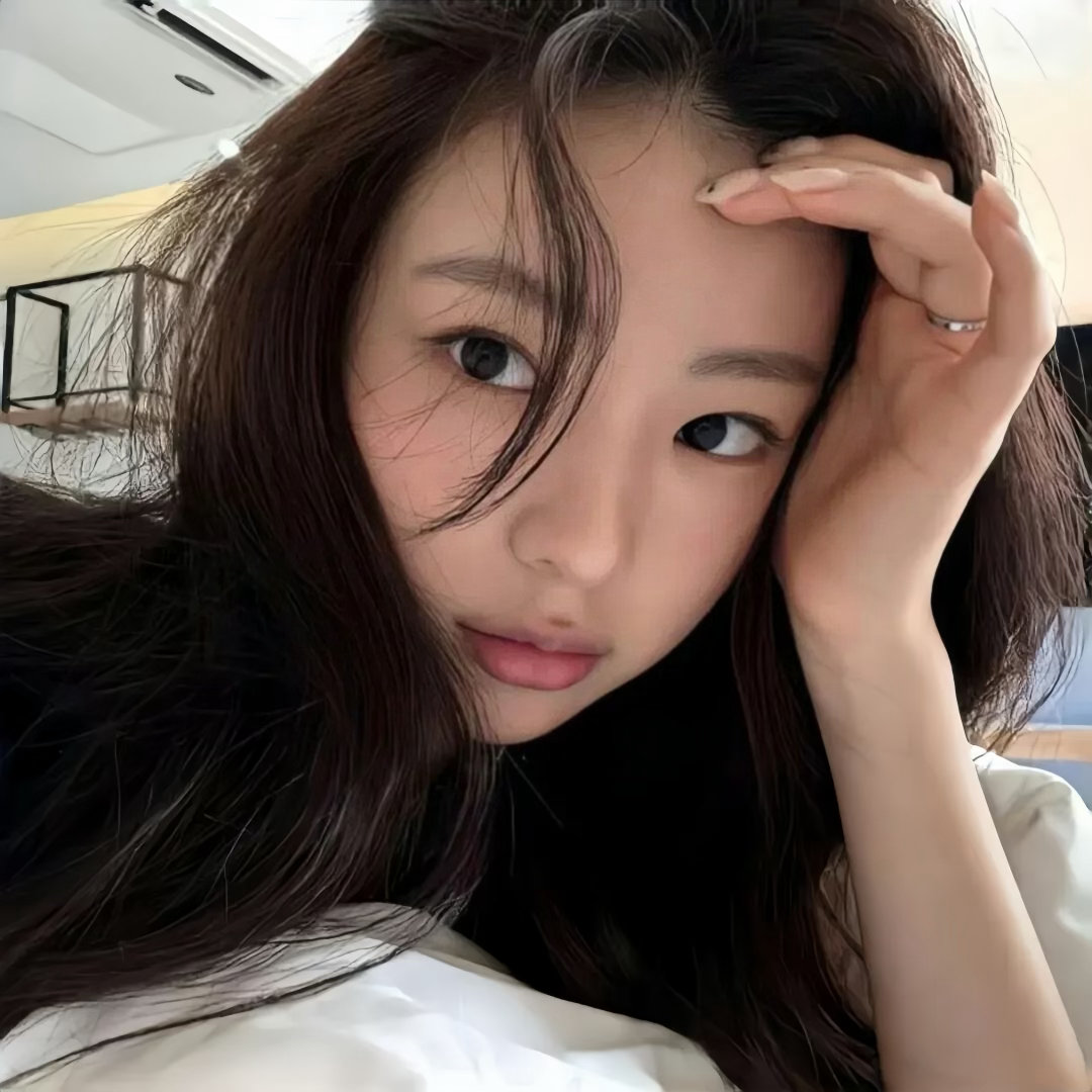 多年以后的我才承认 那场仓促奔赴的婚姻 从不是救赎 而是我为了摆脱当时的痛苦的枷