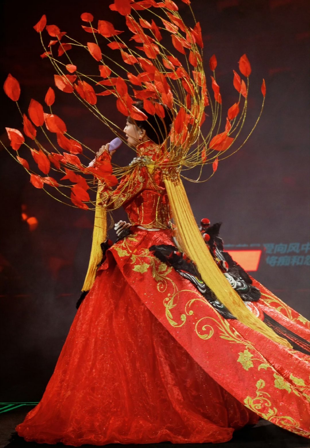 赵雅芝参见程帮主红尘一笑，和你共徘徊～这次不是cun花最爱向风zong摇摆了～