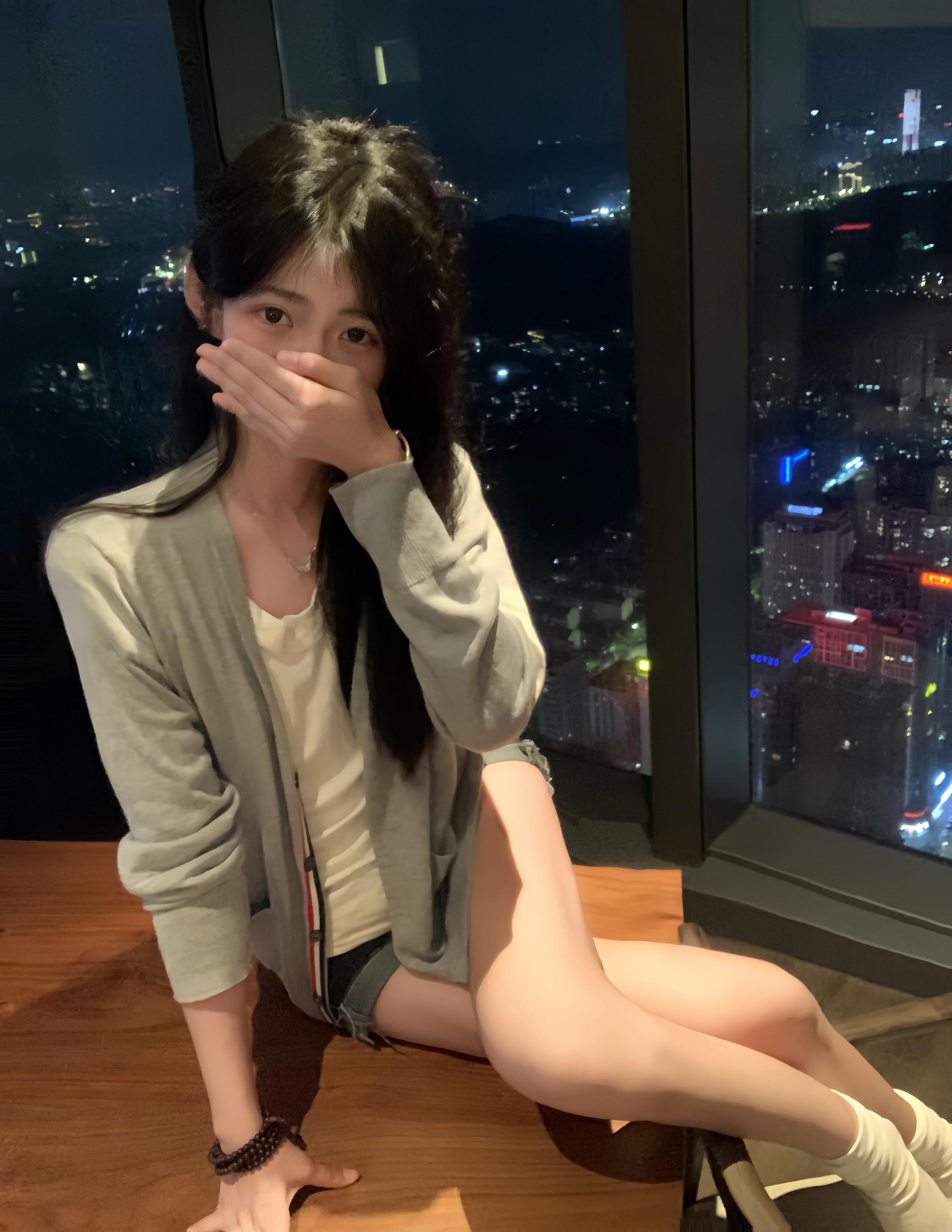 你对自己太苟刻了 连一句累和疼都不愿说出口