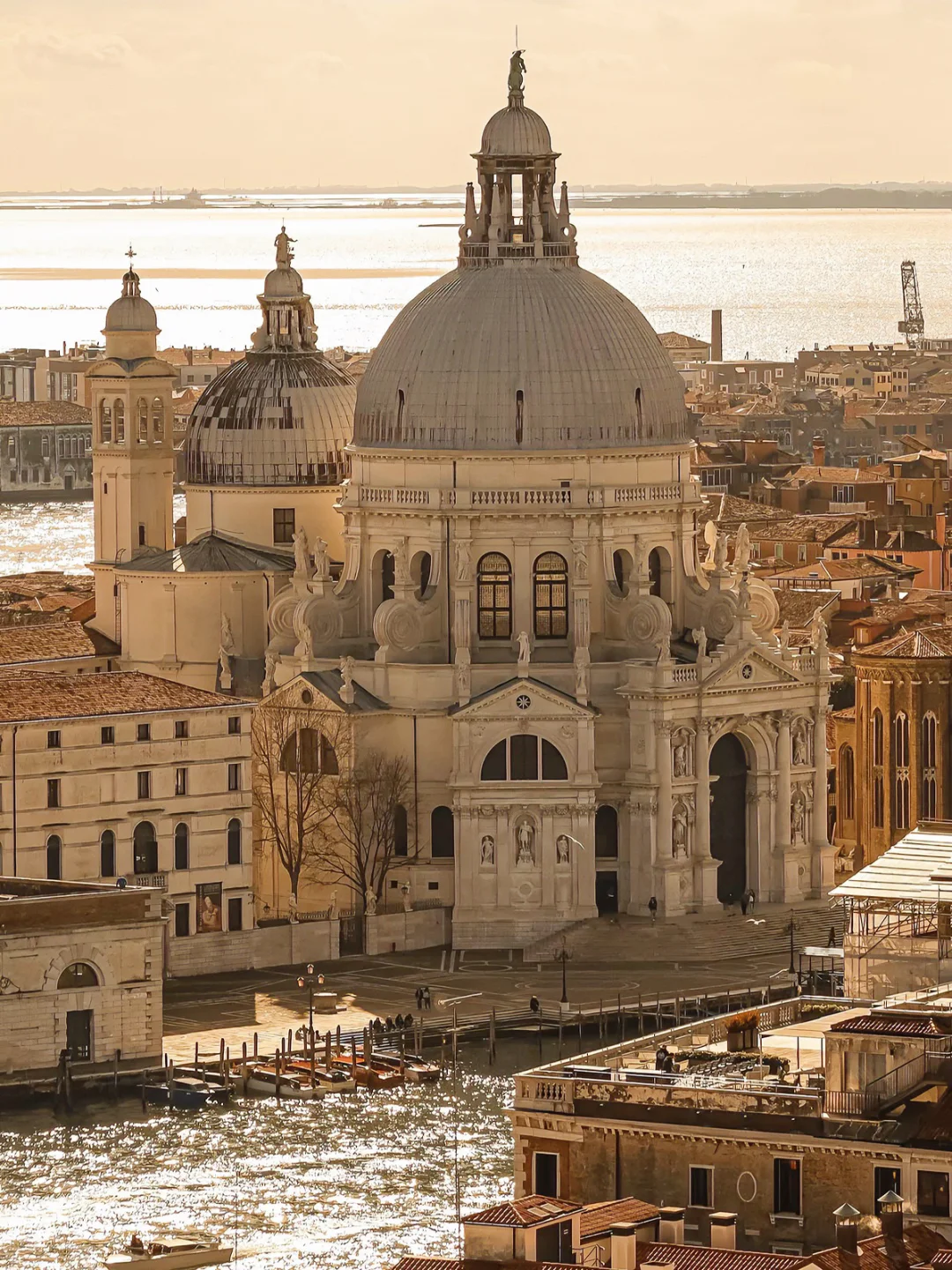 威尼斯的这个夏天📷值得用一生去怀念…