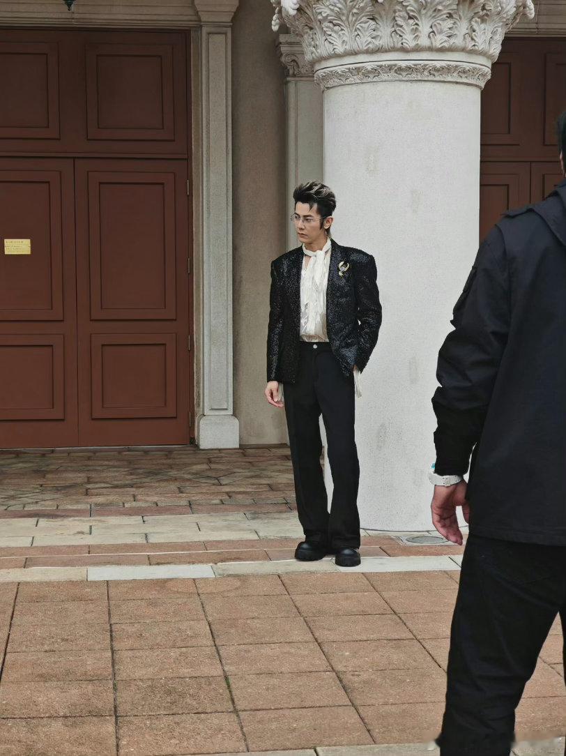 汪东城三次元帅得很夯网友澳门偶遇汪东城 汪东城真的是二次元三次元都帅得很稳定。路