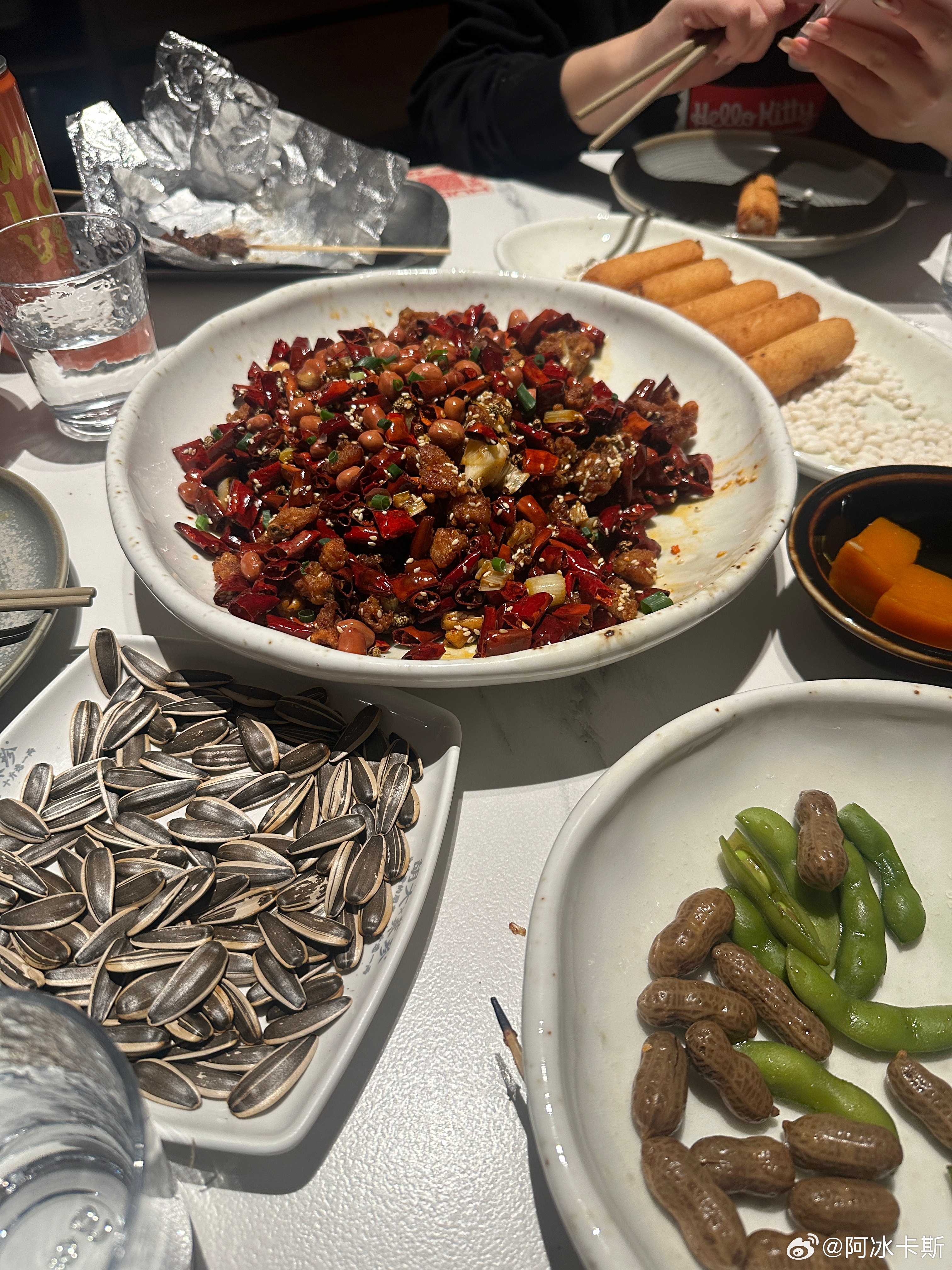 一夏天没吃小龙虾🦞我兄弟一句号凌晨胡大了 无语了 食欲已经控制不住了！  ​​