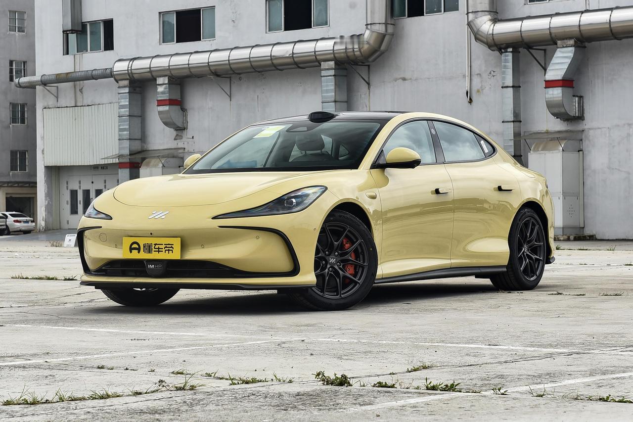 【智己L6答网友问第五期：洗车模式是什么意思等9项问题】日前，智己汽车发布了答网