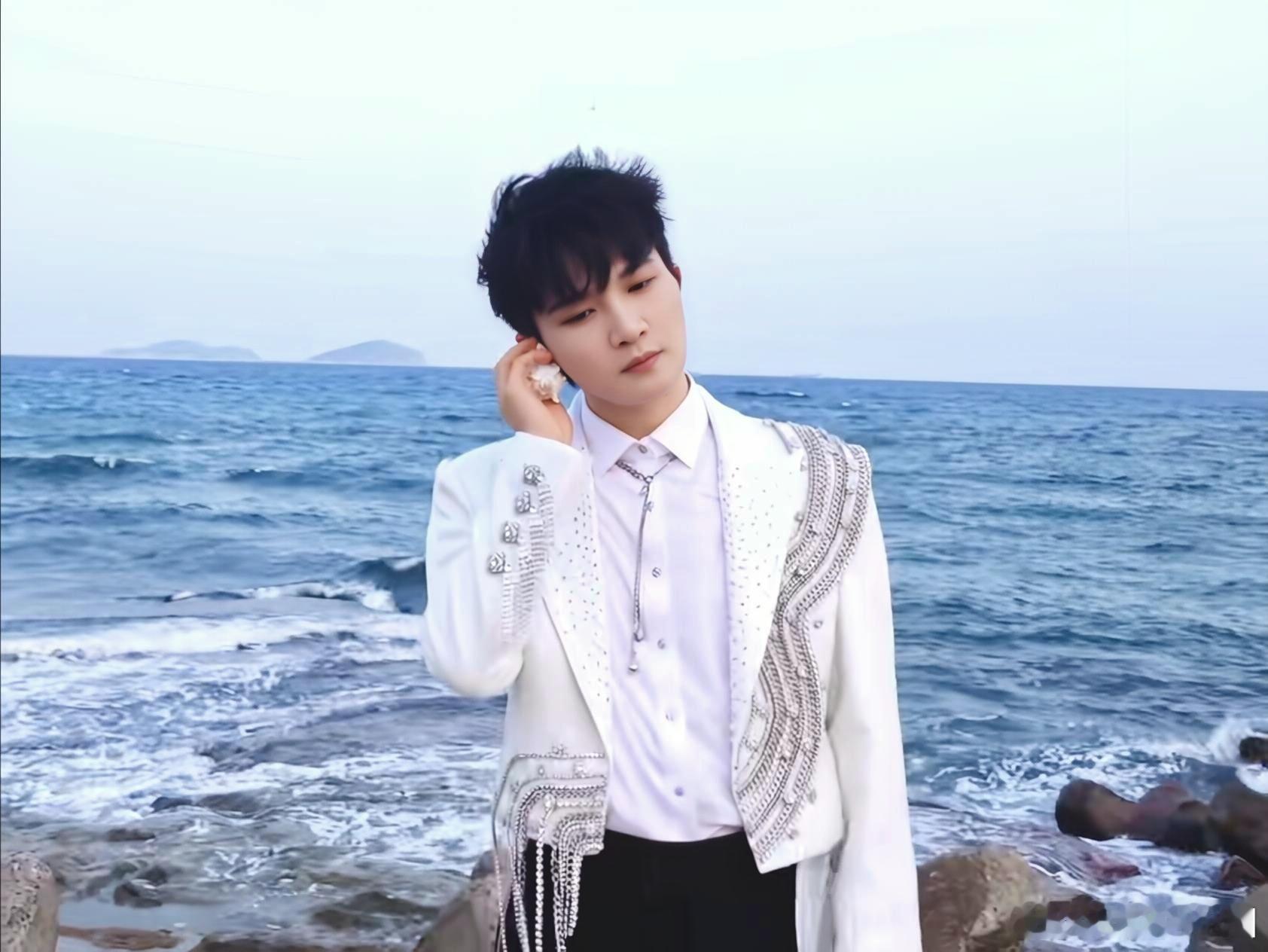 周深✨周深新歌是电影挽救计划主题曲 ✨周深广州演唱会 【小圈跟米子们说晚安啦】街